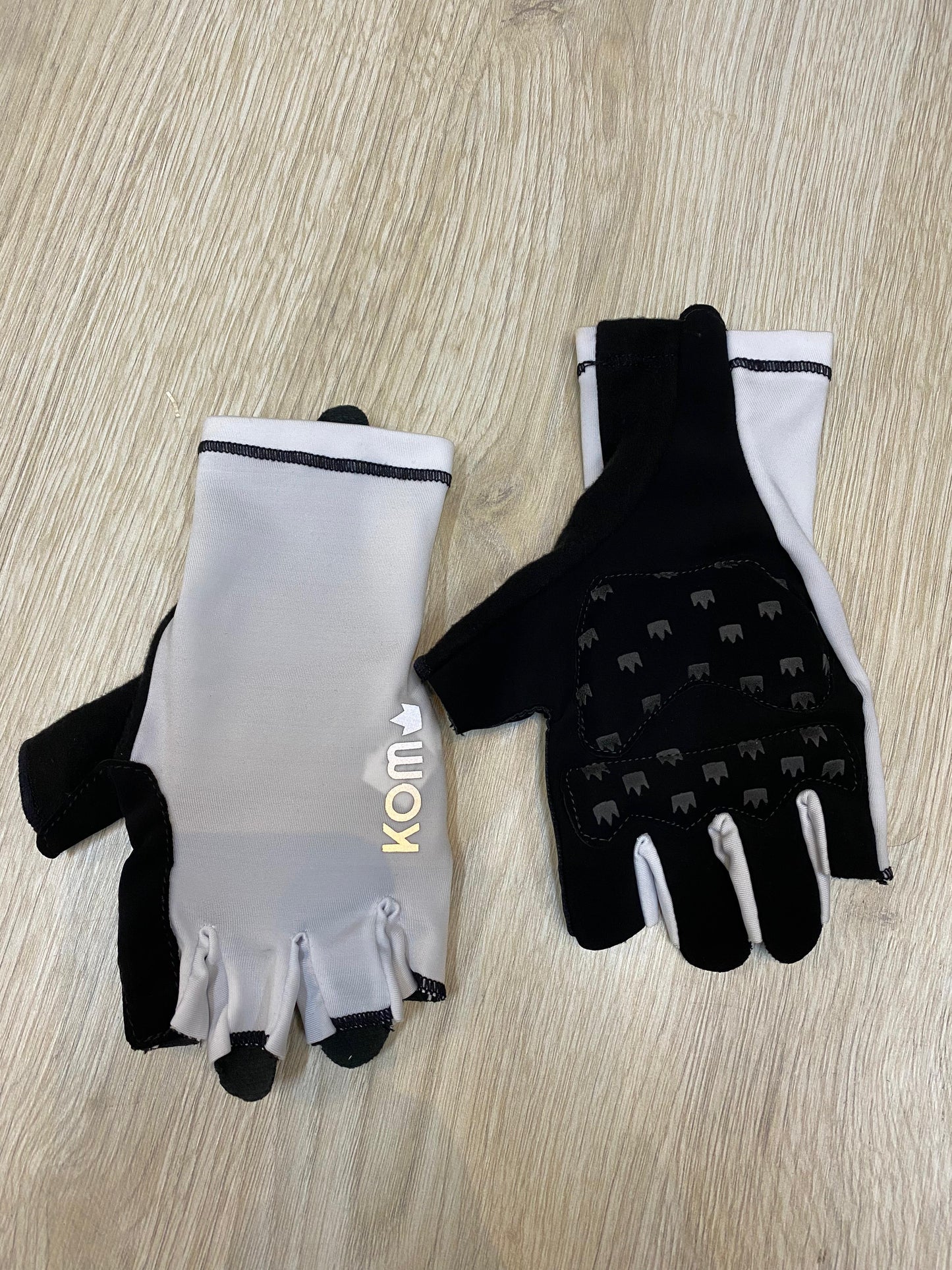 GUANTES KOM DEDO CORTO