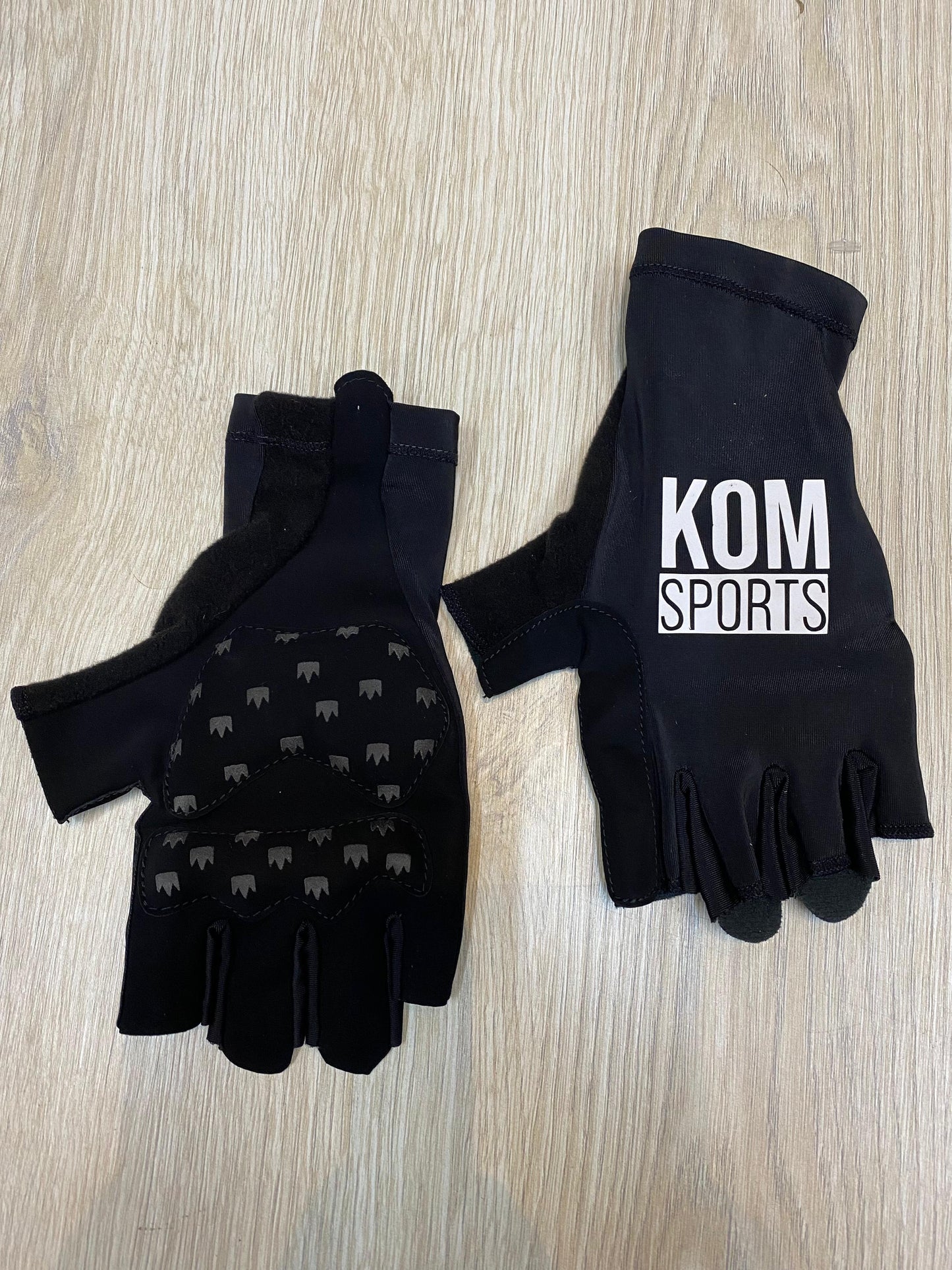 GUANTES KOM DEDO CORTO