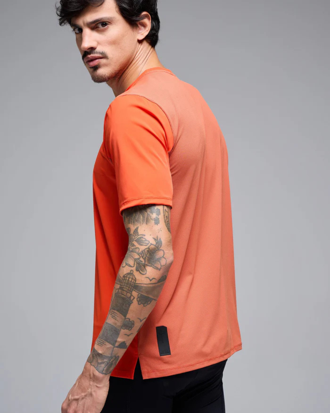 CAMISETA RUNNING GVL BYND OSAKA TIGER HOMBRE