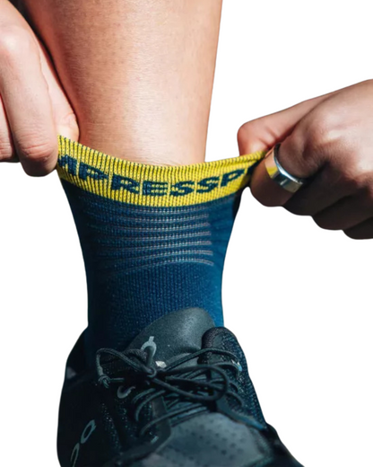 MEDIAS COMPRESSPORT PRO RACING V4.0 RUN LOW – AZUL / AMARILLO UNISEX