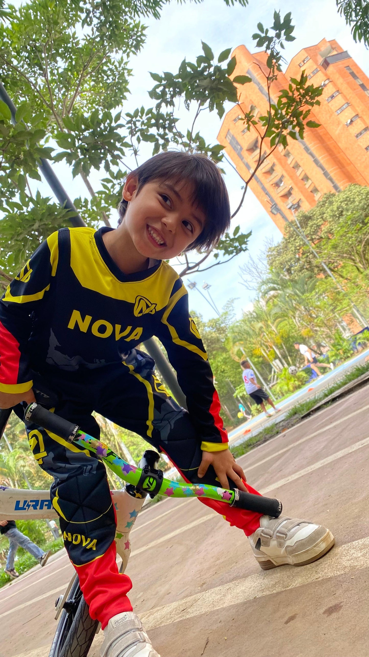 UNIFORME BMX NIÑO MULTICOLOR UNISEX